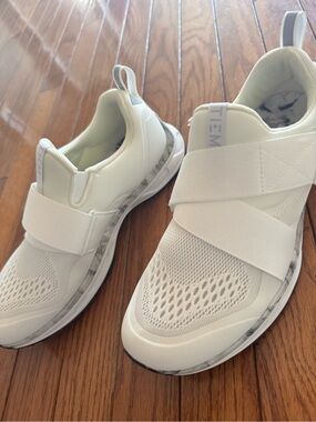 TIEM White Slip-On cycle indoor Sneakers